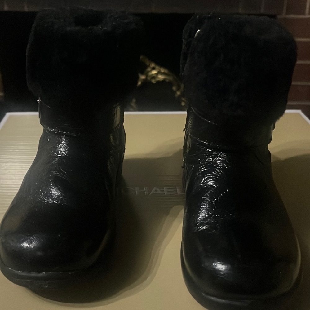 Ugg